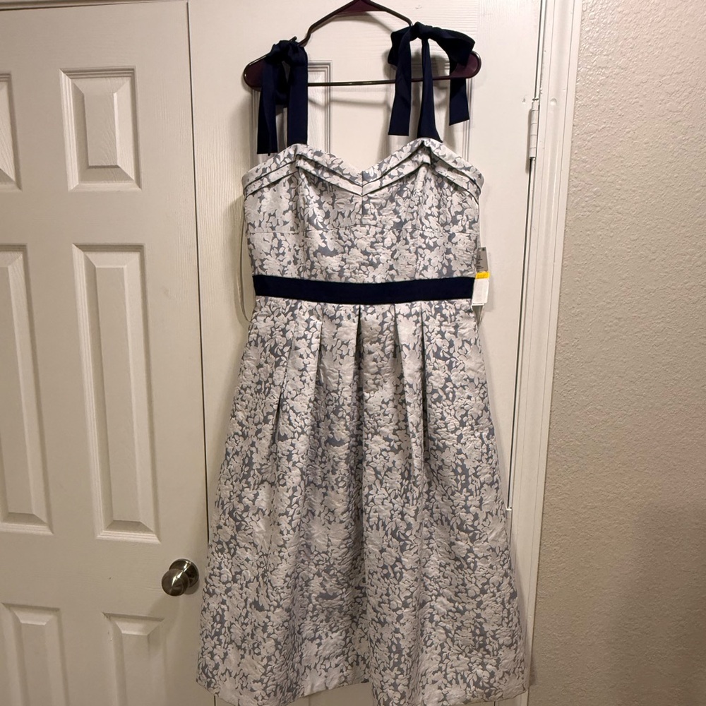 Elegant Floral Formal Dress with Navy Details